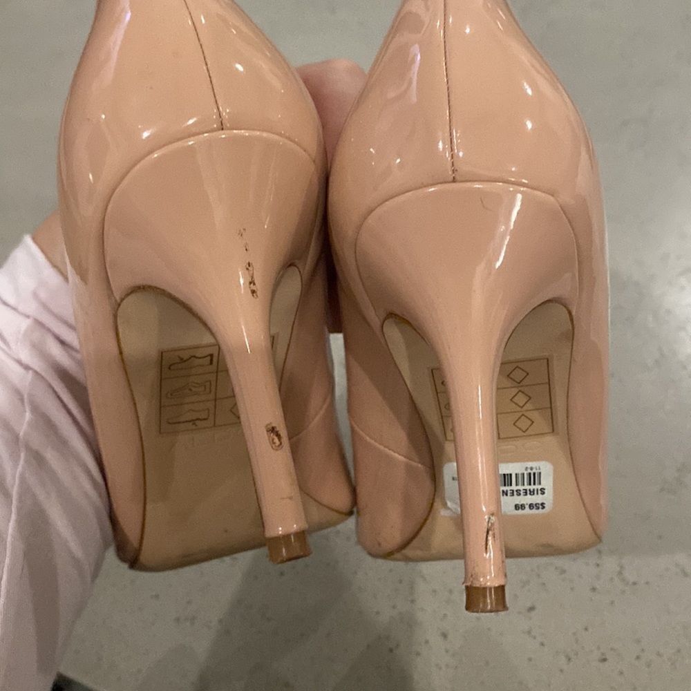 Aldo nude point toe heels 8.5 - Picture 4 of 4